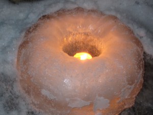 Bundt pan ice candle